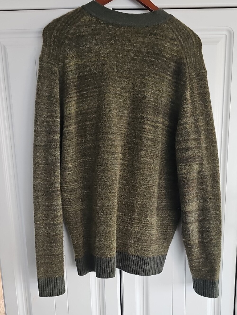 Todd Snyder Olive & Moss Green Men’s Button Cardigan - Picture 3 of 3